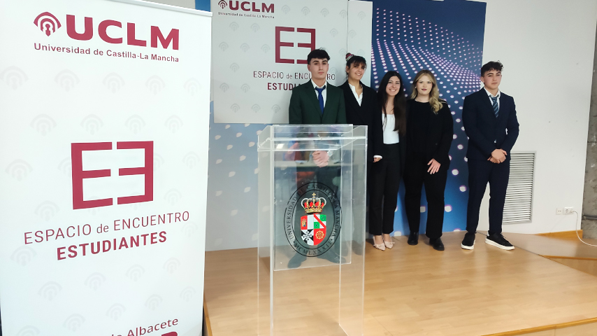 Ganadores de la Liga de Debate Universitario 2026 en los campus de Albacete (1), Ciudad Real (2), Cuenca (3) y Toledo (4).